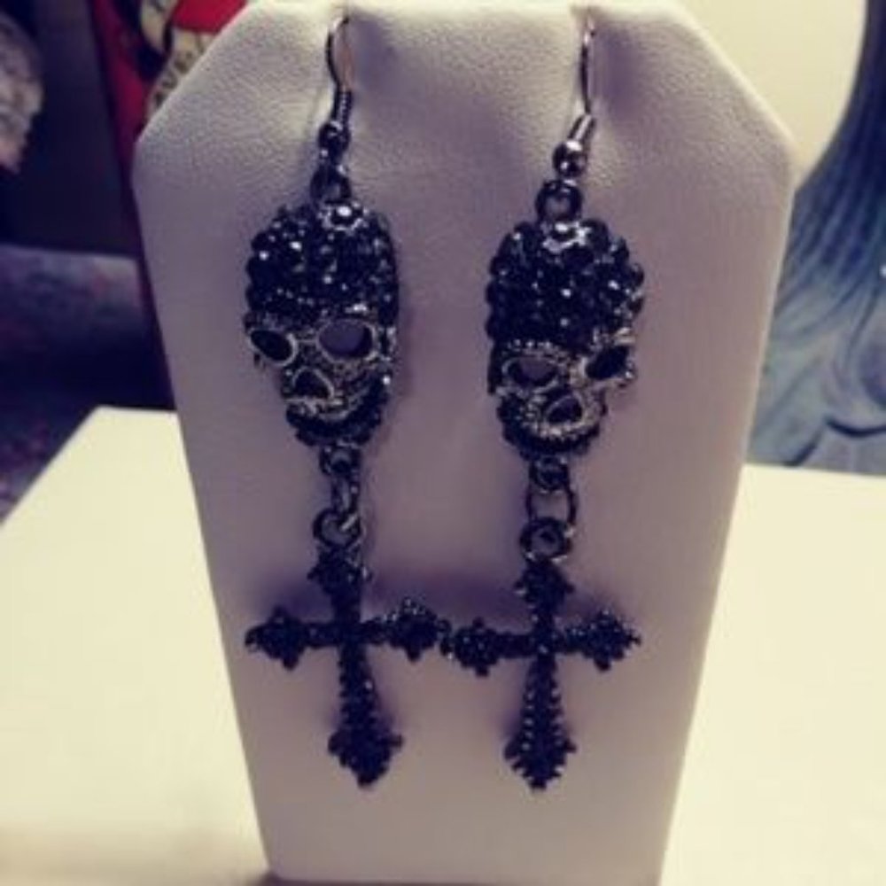 Crystal Skull Earrings - Picture 5 of 5